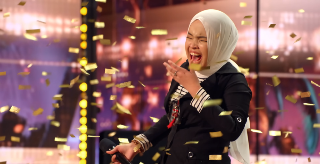 America's Got Talent channel on YouTube / فتاة كفيفة من إندونيسيا تحصل على الباز الذهبي