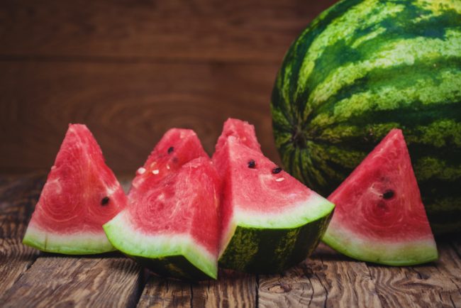 ليس مجرّد أكلة صيفية باردة.. البطيخ الأحمر وفوائده السحرية للوقاية من أمراض القلب!