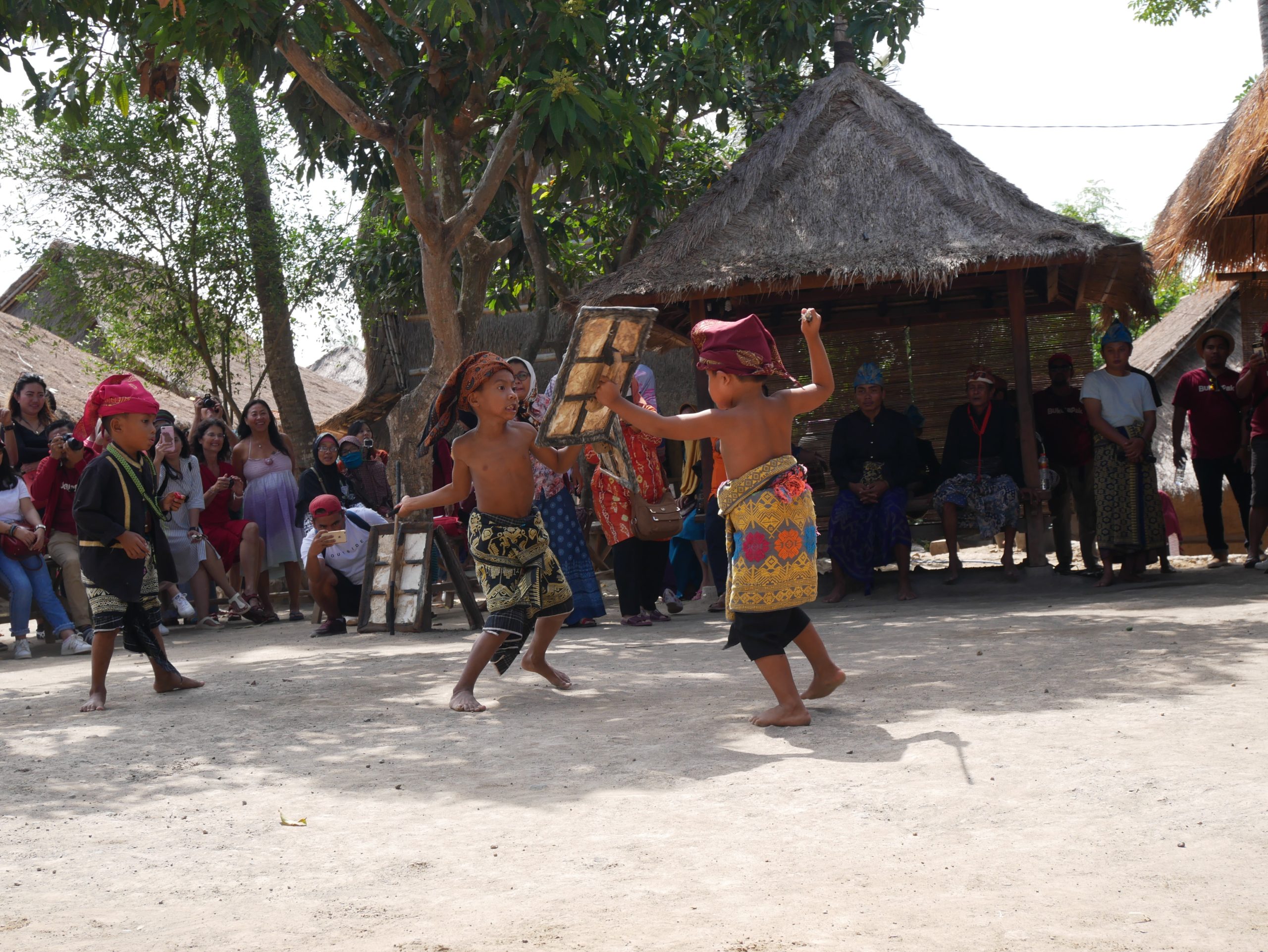 أغرب قبيلة في العالم قبيلة ساساك