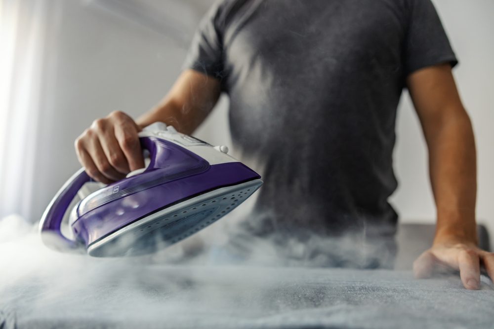 ترطيب الملابس| shutterstock