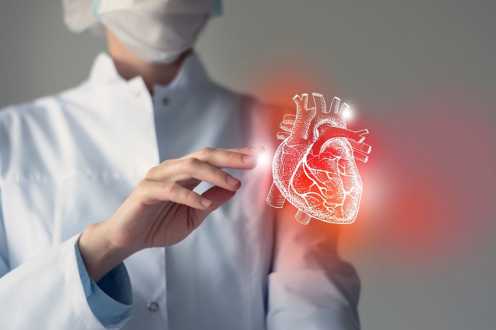 من الضروري استشارة الطبيب المتخصص عند ملاحظة الأعراض - ShutterStock