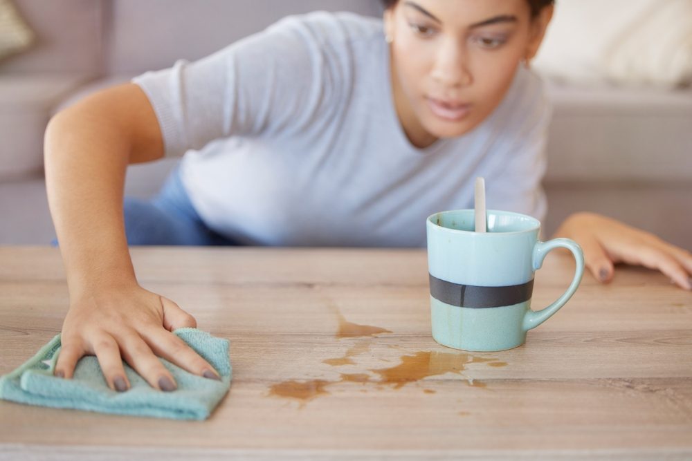 تنظيف الأثاث الخشبي| shutterstock