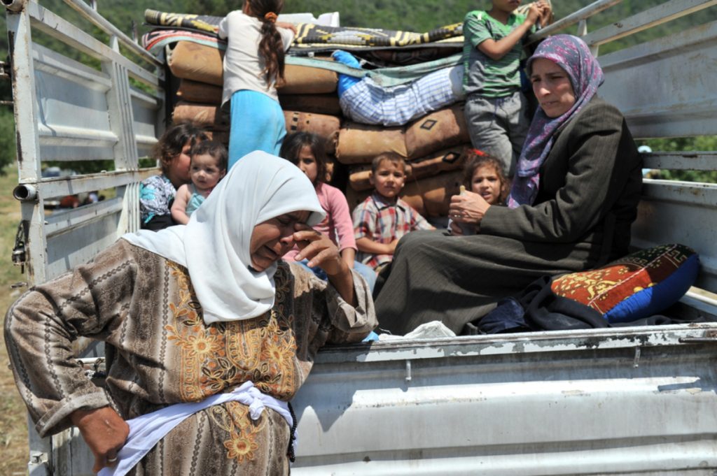 ترحيل اللاجئين السوريين في لبنان