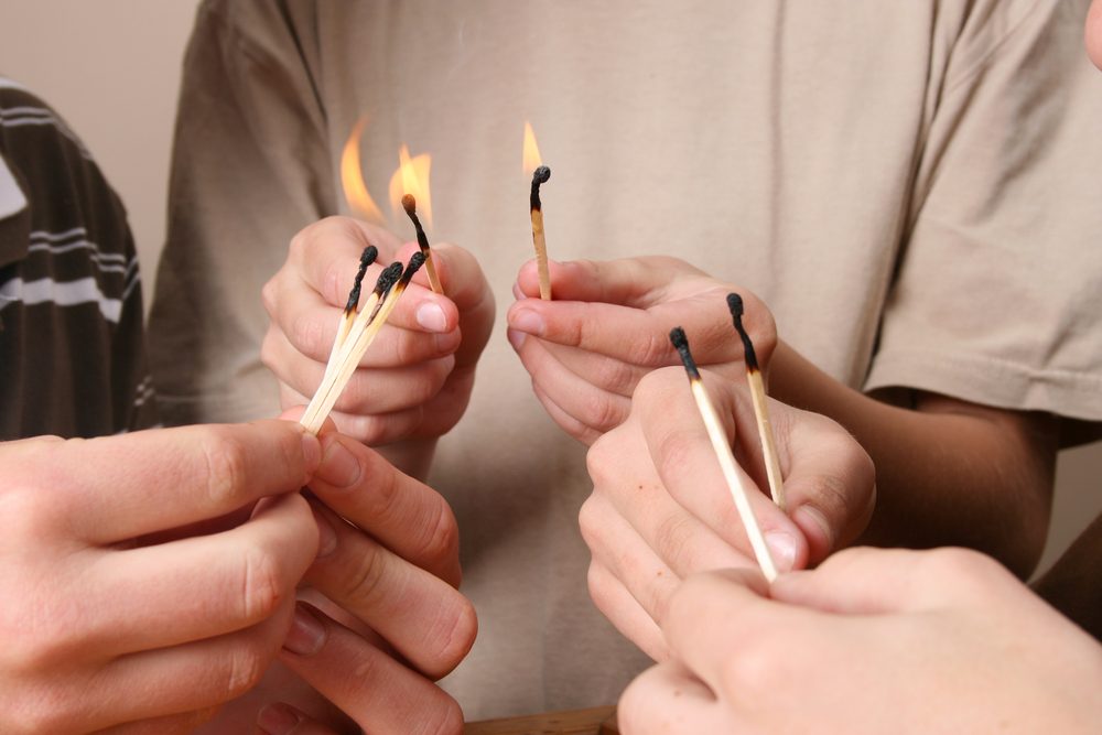 اضطراب خطير يحدث عند الرغبة في الشعور بالسيطرة والراحة الفورية.. ما هو "هوس إشعال الحرائق" وأسبابه؟