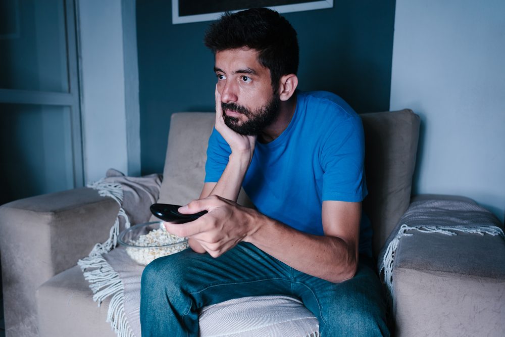 وضعيات جسم خاطئة تمارسها يومياً هي المسؤولة عن معاناتك من ألم الظهر المزمن