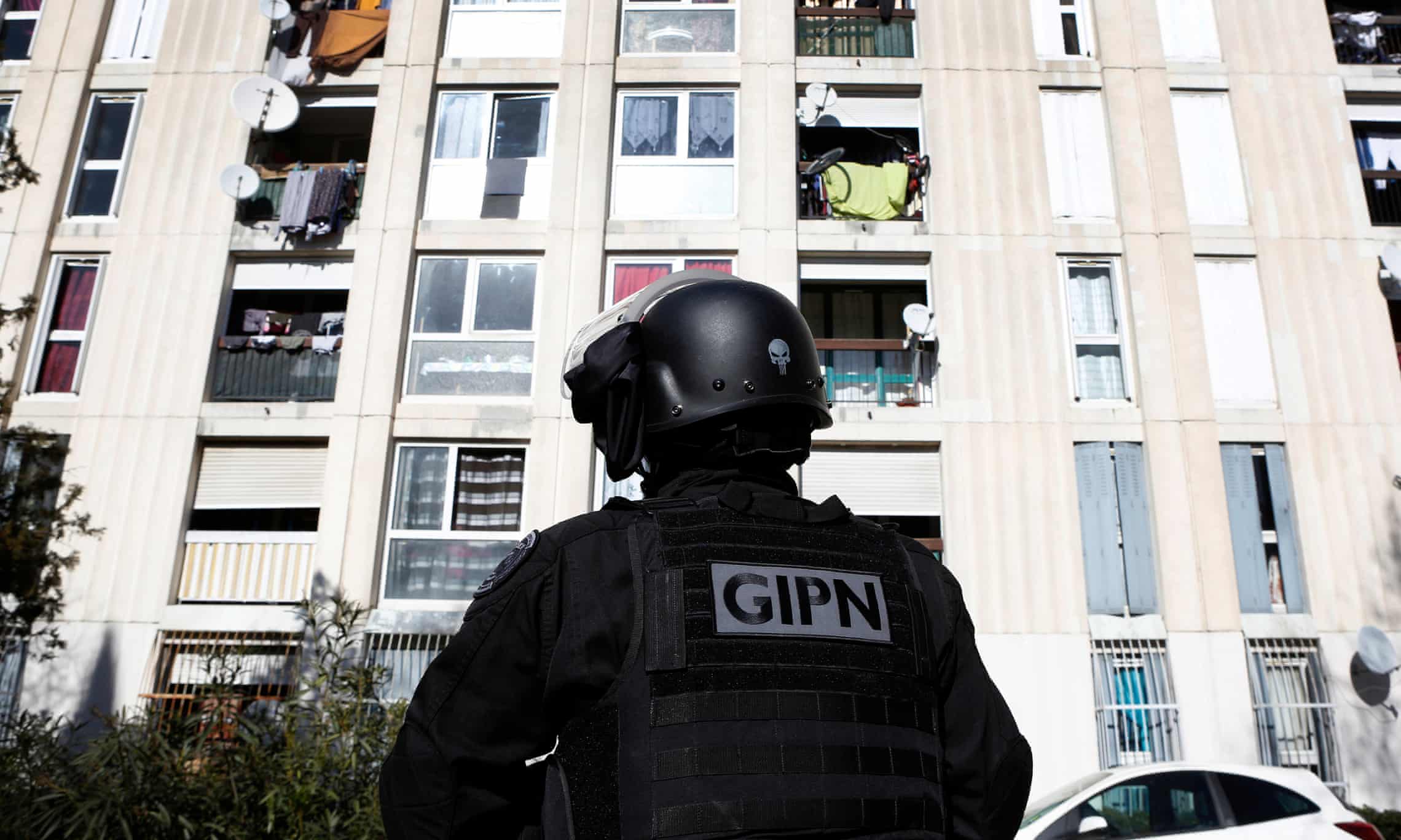 جذور مأساة ضواحي المهاجرين.. كيف جاءت فرنسا بالعرب ثم تعمّدت جعل أحياءهم مهمشة؟