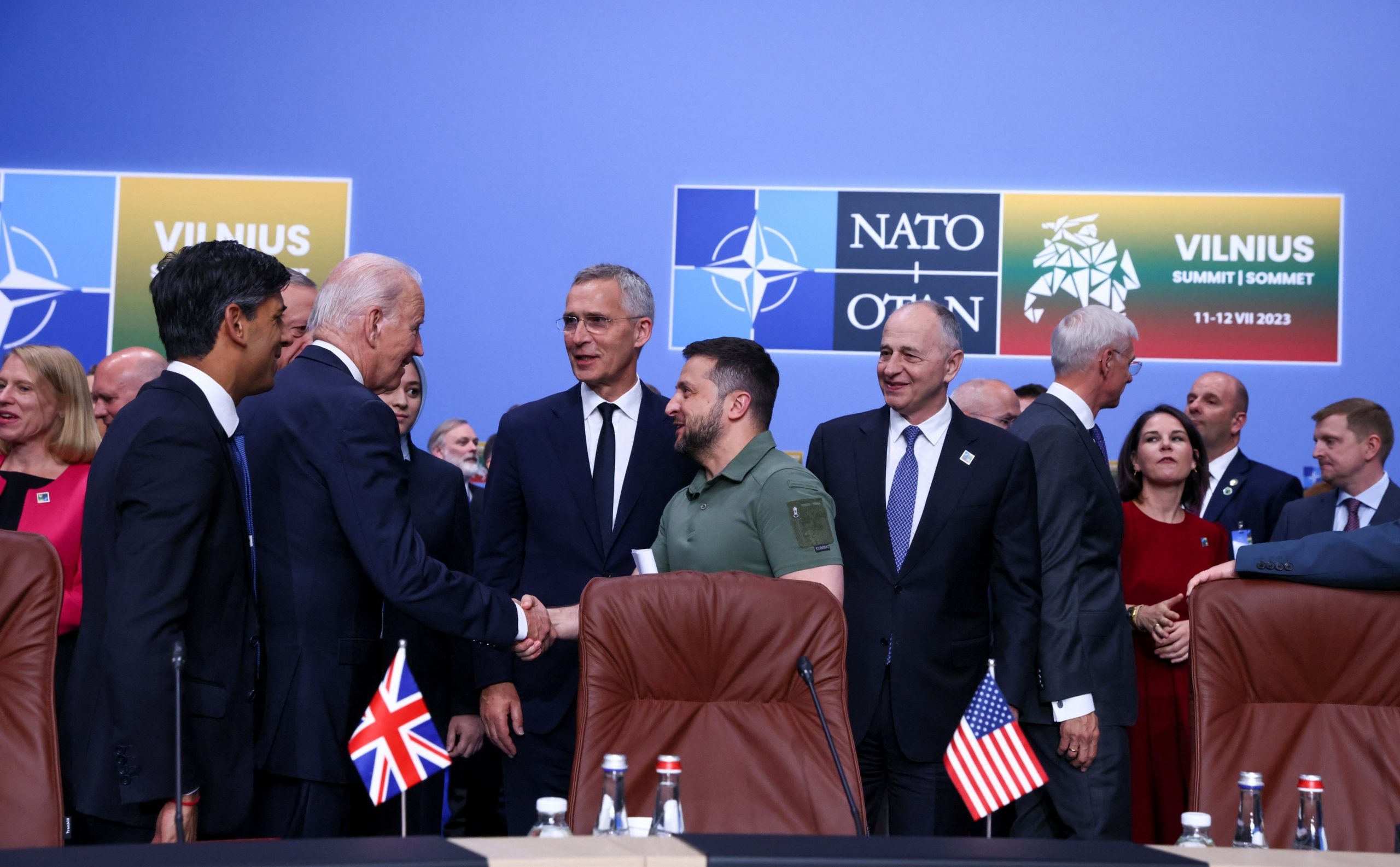 بريطانيا تقول له لسنا متجراً للأسلحة.. هل خسر زيلينسكي حماسة الغرب لدعمه بسبب انتقاداته لقمة الناتو؟