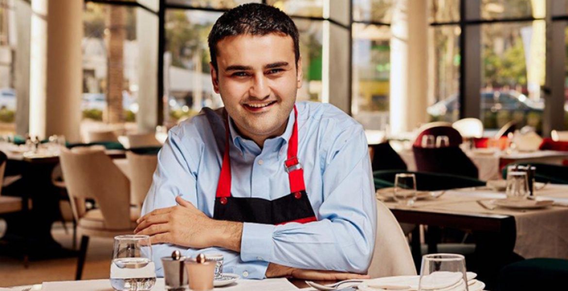 الشيف بوراك يقاضي والده بتهمة الاحتيال! اضطر لبيع سياراته الفاخرة لفتح مطعمه “الوحيد” بإسطنبول