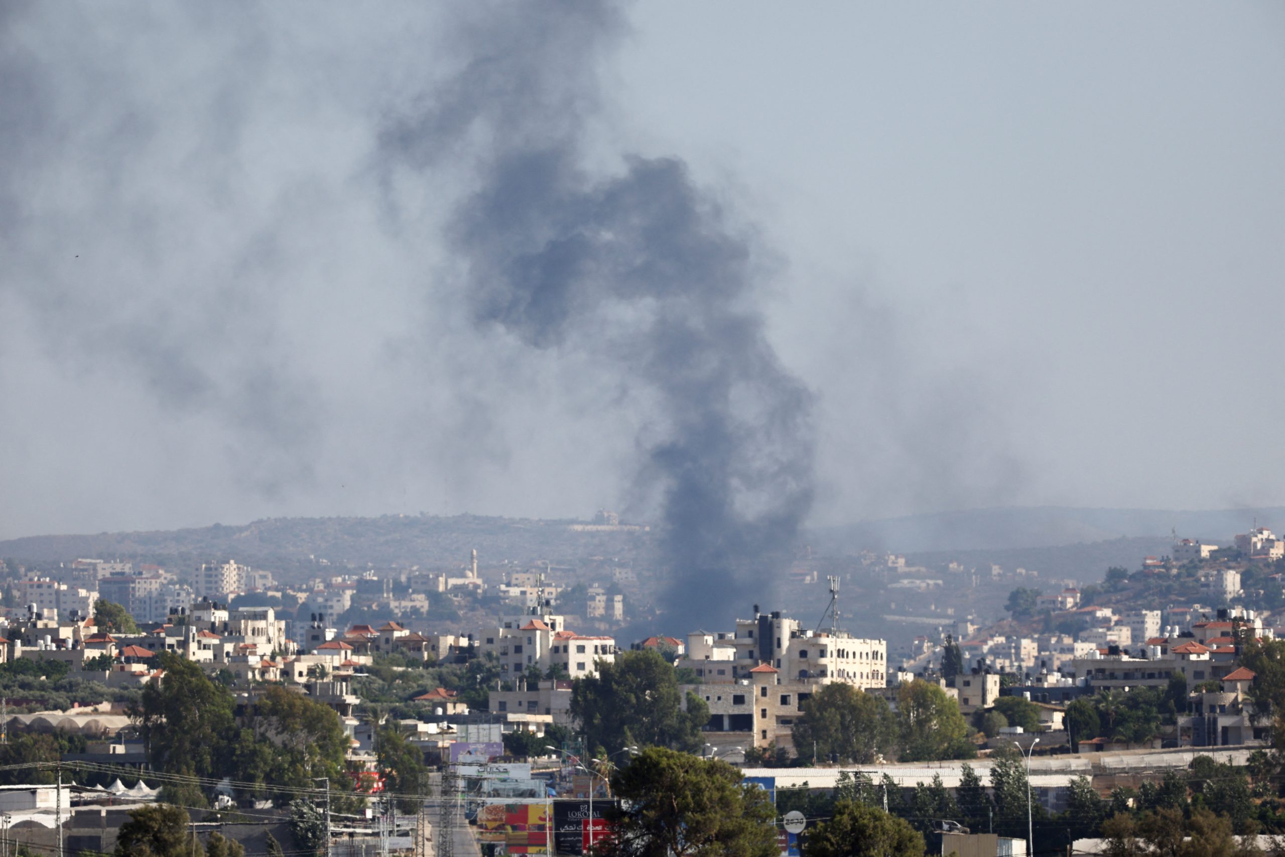 عباس يأمر بوقف جميع الاتصالات مع إسرائيل رداً على اقتحام جنين.. طالب بحماية دولية للشعب الفلسطيني