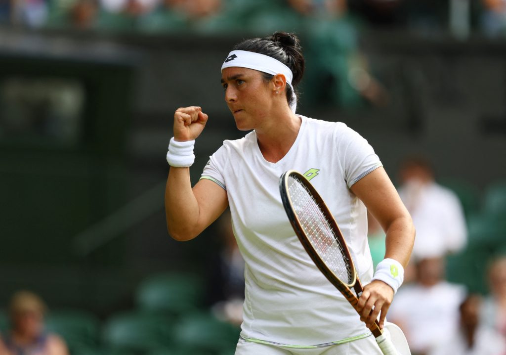 أنس جابر تبلغ ربع نهائي بطولة ويمبلدون (رويترز)