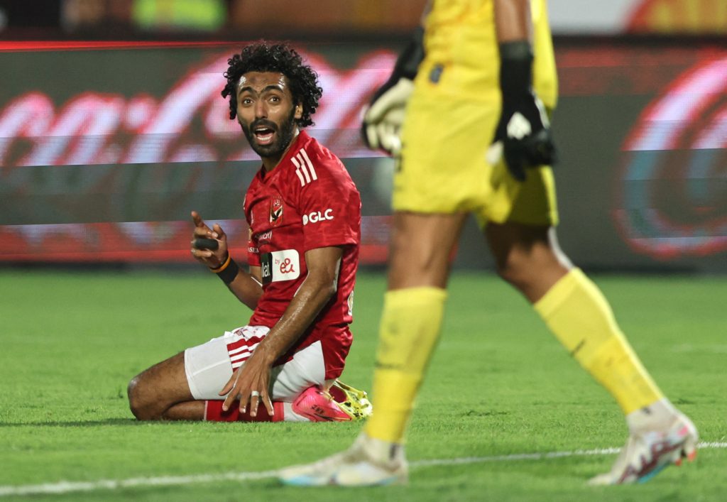 إيقاف حسين الشحات بعد اعتدائه على الشيبي (رويترز)