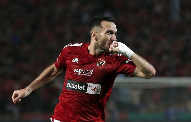 حصد 19 لقباً في 8 سنوات وحمل شارة القيادة.. من هو علي معلول نجم الأهلي المصري؟