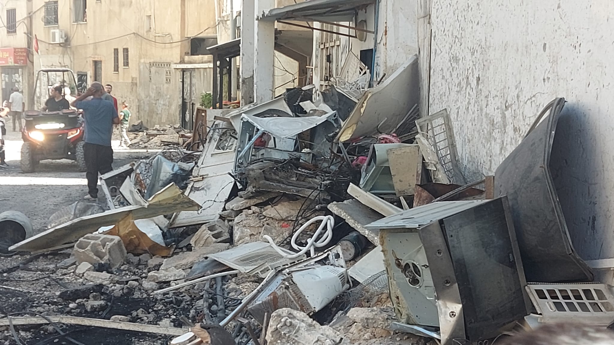 من آثار الدمار في مخيم جنين إذ طال الممتلكات والمنازل – عربي بوست