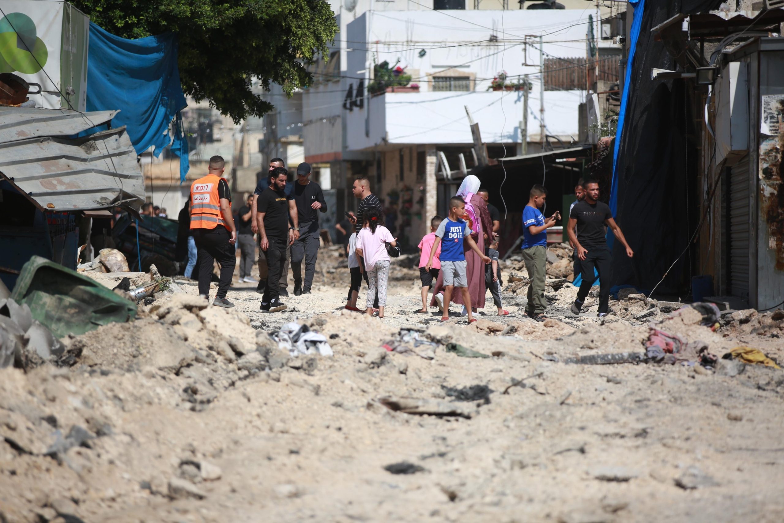 نزوح جماعي لأهالي مخيم جنين.. مئات العائلات غادروا منازلهم تحت تهديد إسرائيلي بقصفها