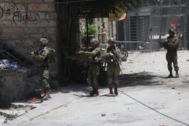 الاحتلال يغتال أحد قادة كتائب شهداء الأقصى في جنين بعد اقتحامه للمخيم بعدد كبير من الآليات