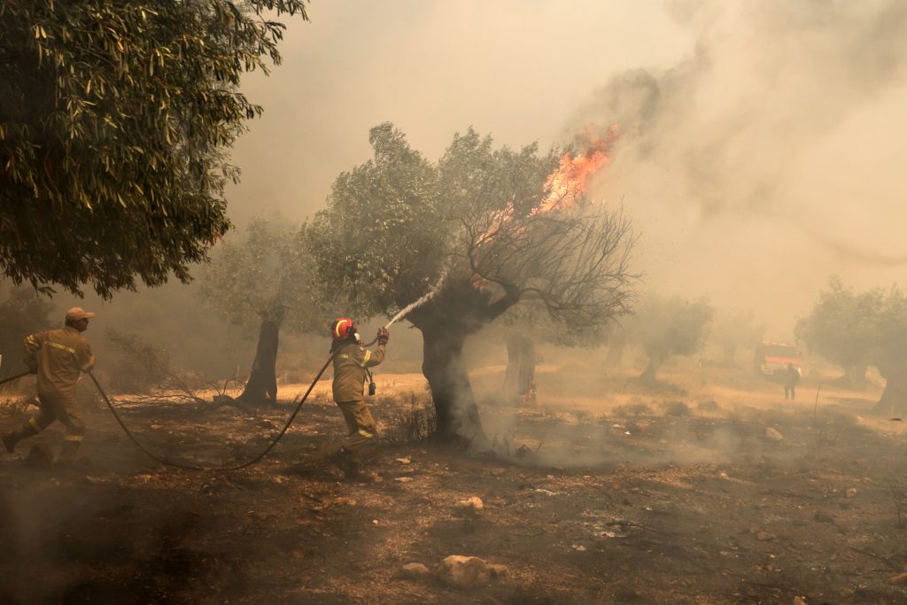 اليونان حرائق إيطاليا