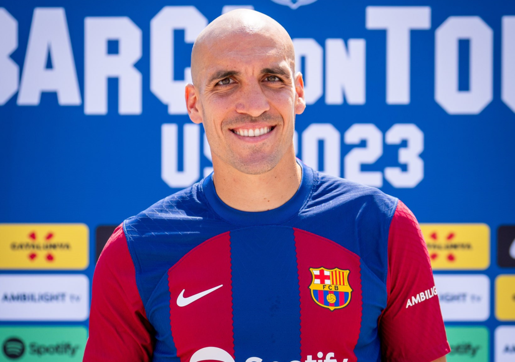 من هو أوريول روميو العائد لبرشلونة؟ (حساب نادي برشلونة)