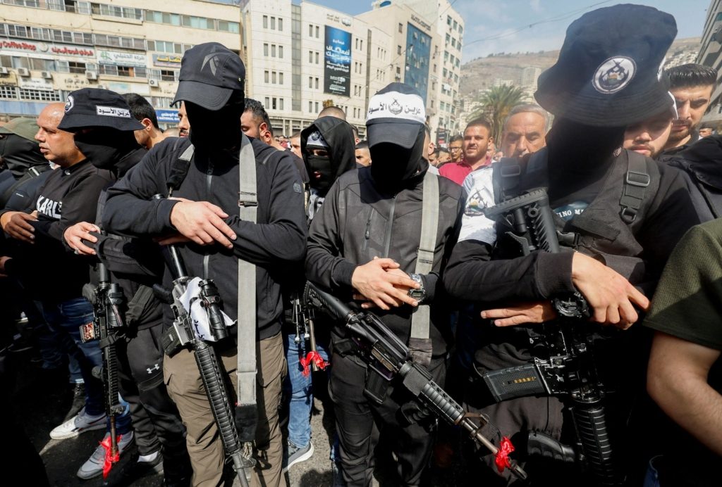 مقاتلو عرين الأسود في نابلس، أرشيفية/ رويترز