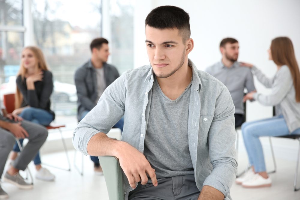 عادة ما يعاني المصاب من نوعيات مختلفة من القلق الاجتماعي مع تلك الفوبيا - ShutterStock