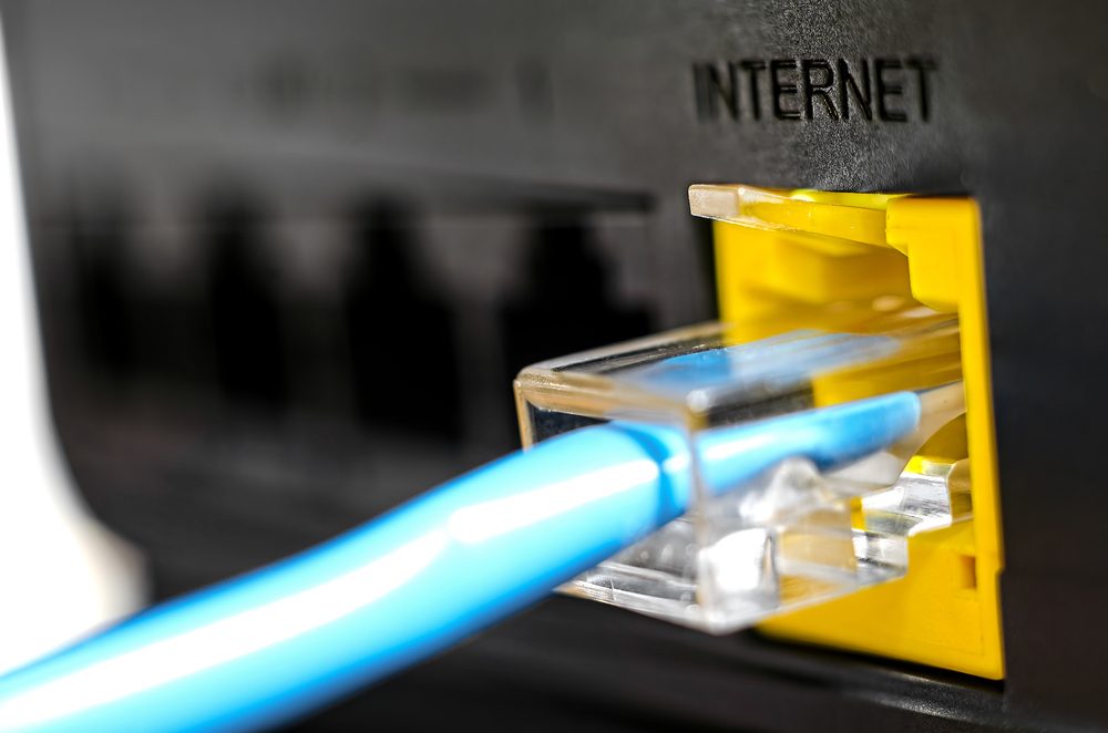 حالة وجودة الكابلات قد تؤثر على الاتصال بالإنترنت - Shutterstock