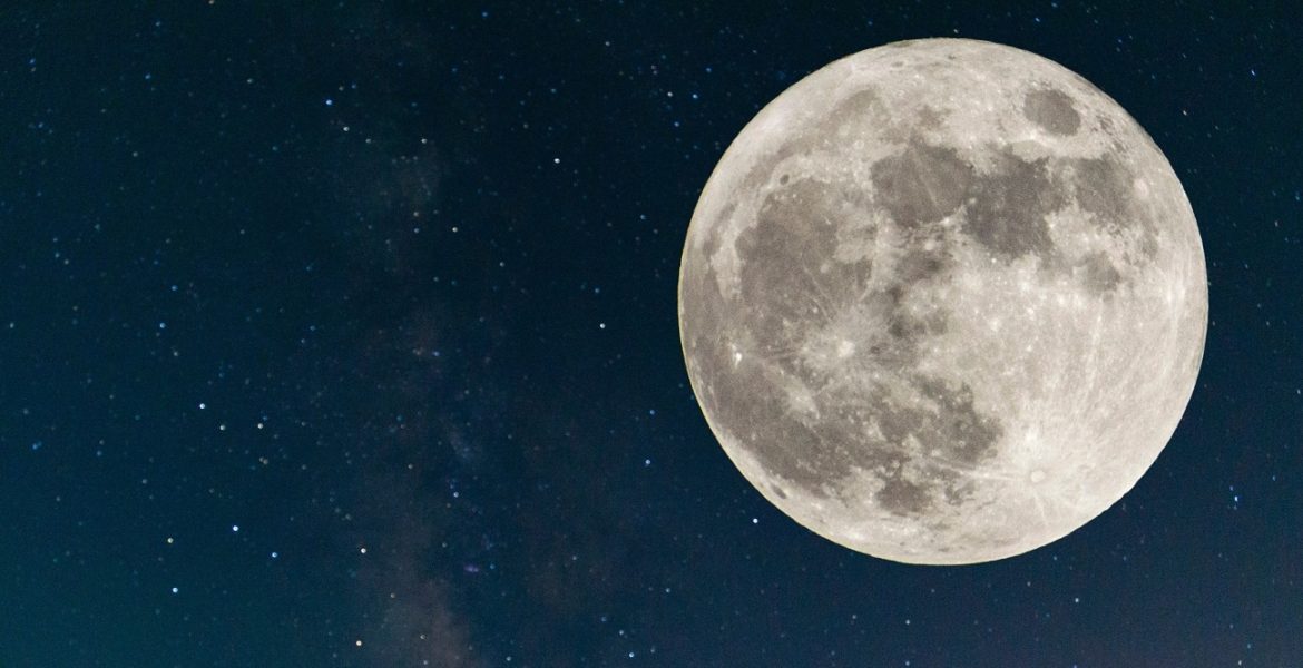 “تخطط للتنقيب عن معادن مهمة في القمر”! قيادة الفضاء البريطانية تحذر من “تهديد” تشكله الصين بالفضاء