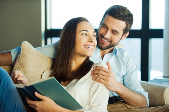 الصداقة الحقيقية أساس بناء علاقة ناجحة ومستدامة.. 5 خطوات عملية لتعزيز الصداقة بين الزوجين