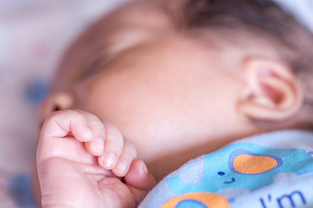 هناك مخاطر نادرة الحدوث قد تحدث للطفل بسبب تلقي المخدر عند ولادته - ShutterStock