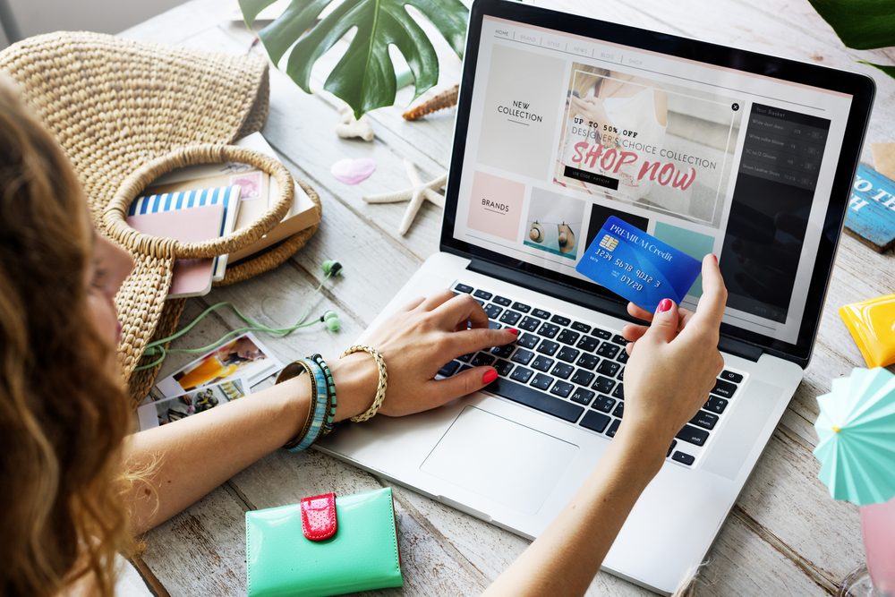العلاج بالتسوق يمكن أن يكون إلكترونياً أيضاً/ Shutterstock