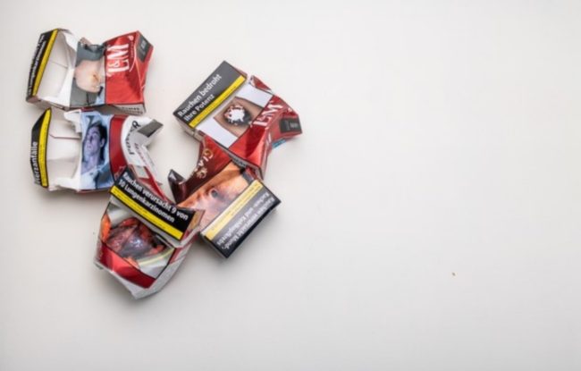 “سيجارة طازجة ودخان صافي”.. إعلانات السجائر، 100 عام من الخداع انتهت بصورٍ تحذيرية