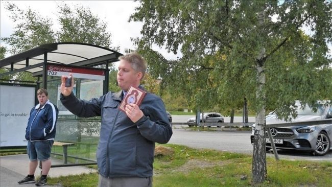 السويد تستشعر “تهديداً أمنياً” بعد حرق نسخة من المصحف.. تدرس سن قوانين تجرّم هذه الأفعال