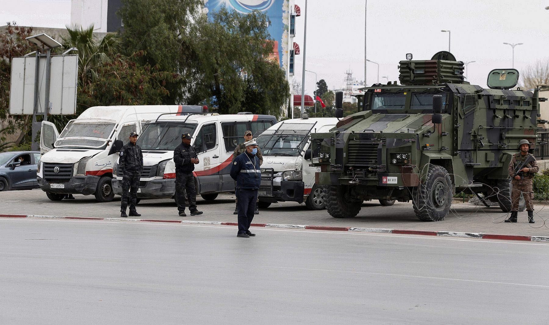 “لا أساس قانونياً لسجنهم”.. جبهة “الخلاص الوطني” في تونس تندد باعتقال قيادات المعارضة