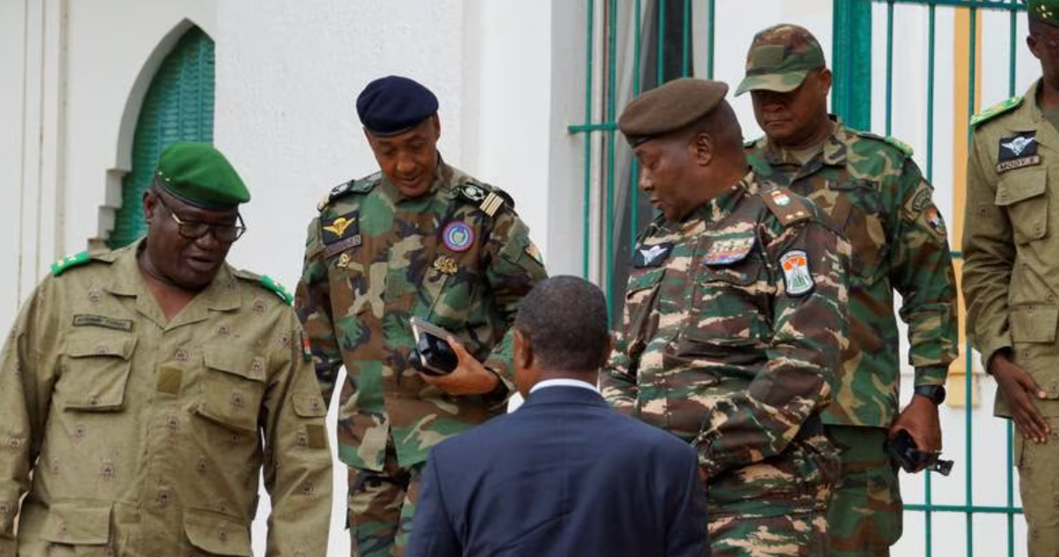 لماذا ترفض أمريكا توصيف ما حدث في النيجر بأنه انقلاب عسكري رغم تهديد الجنرالات بإعدام الرئيس؟