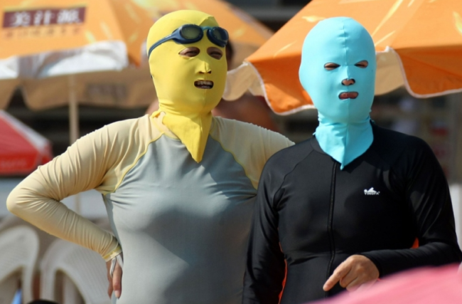 جاءت فكرته من هوس الصينيات بالبشرة البيضاء.. “فيس كيني” لحماية الوجه من أشعة الشمس