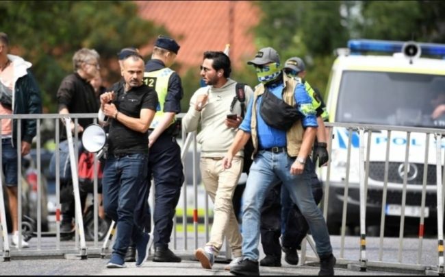 السويد تعيد النظر بقانون “النظام العام” لمنع الاعتداءات المتزايدة على القرآن.. ستصدر تقريرها في 2024