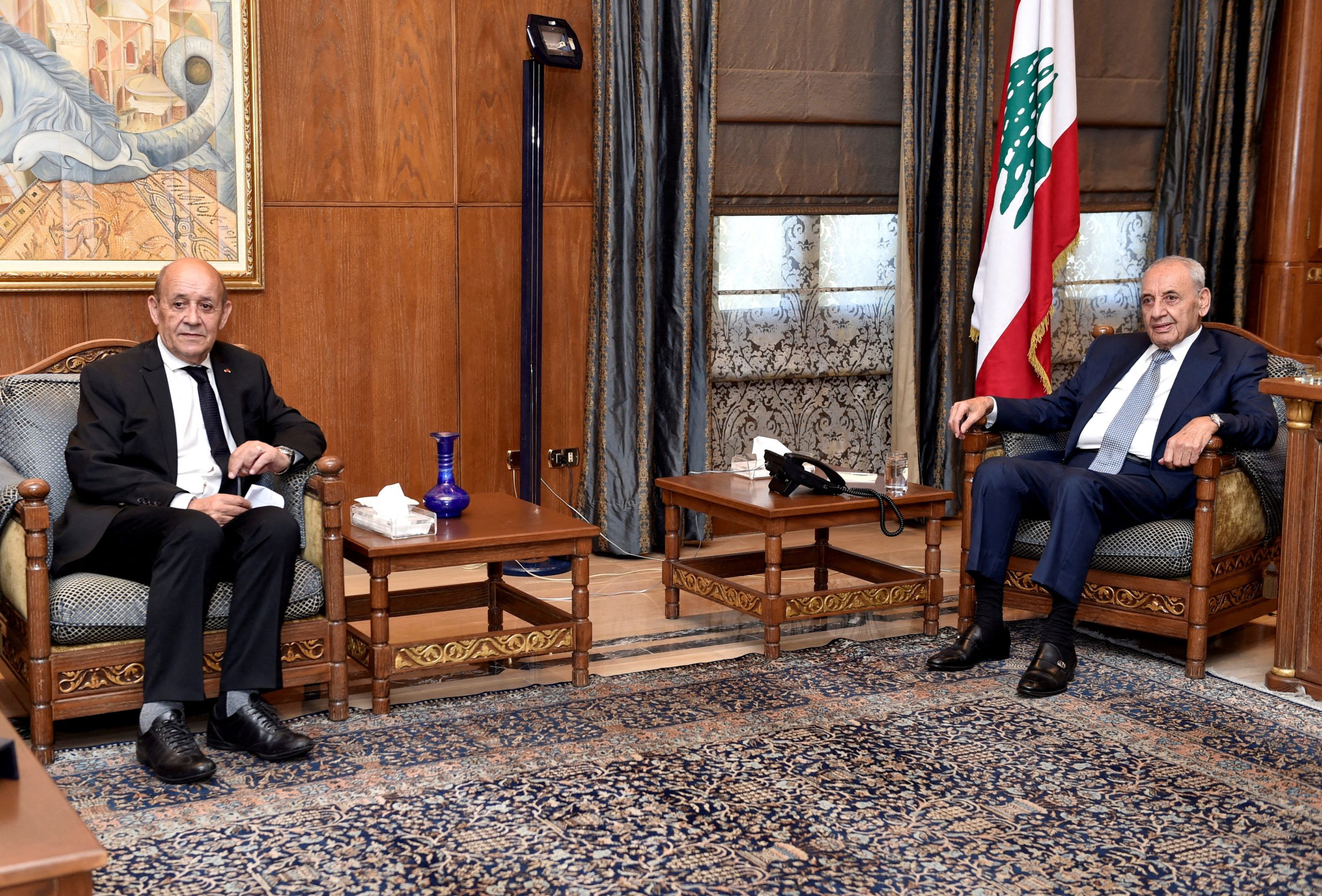 فرنسا طلبت من وفد قطري يزور لبنان دعم مبادرتها كمحاولة أخيرة لوساطتها هناك - رويترز