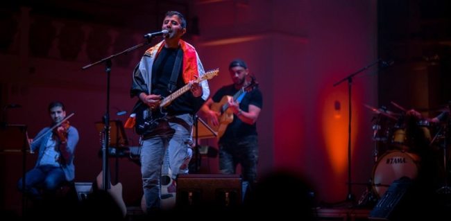 “رياح الحياة”.. الأغنية التي عبّرت عنا ولمست قلوب الملايين