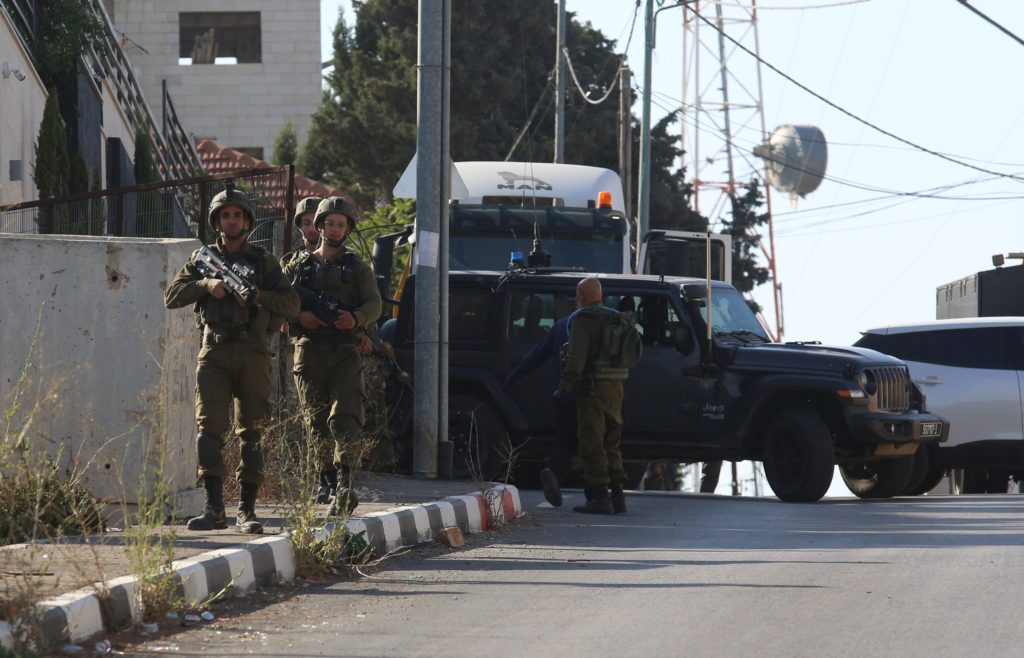 الضفة الغربية الخليل عملية إطلاق نار