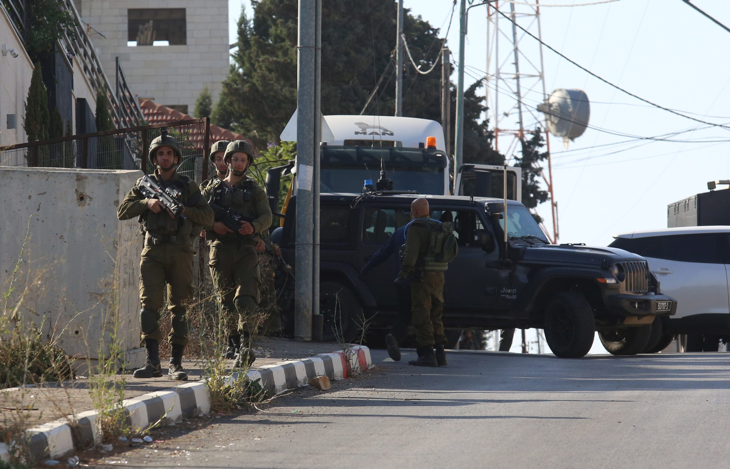 الضفة الغربية الخليل عملية إطلاق نار