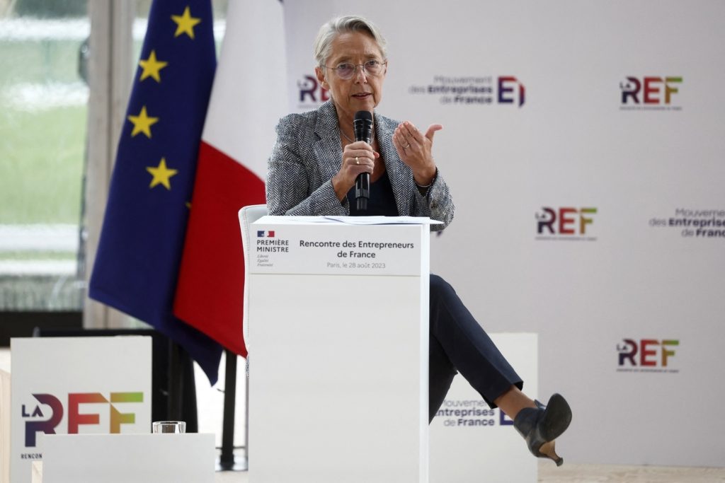 انقلاب الغابون رئيسة الوزراء الفرنسية إليزابيت بورن