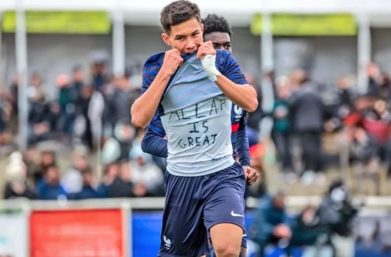 إنزو ستيرنال لاعب نادي مارسيليا - وسائل التواصل الاجتماعي