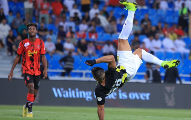 هدف “مذهل” للمغربي حمد الله.. سدد كرة مقصية على طريقة رونالدو خلال فوز الاتحاد على الرياض (فيديو)