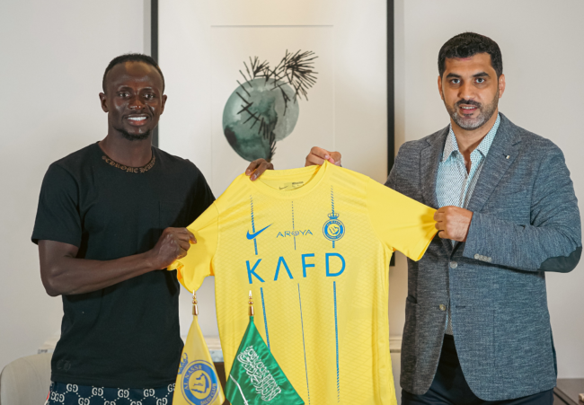 مقابل 40 مليون يورو.. النصر السعودي يعلن التعاقد مع السنغالي ساديو ماني من بايرن ميونيخ