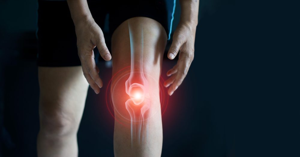 تحدث الحالة نتيجة قطع أو تمزق في الأربطة المختلفة في الركبة - Shutterstock