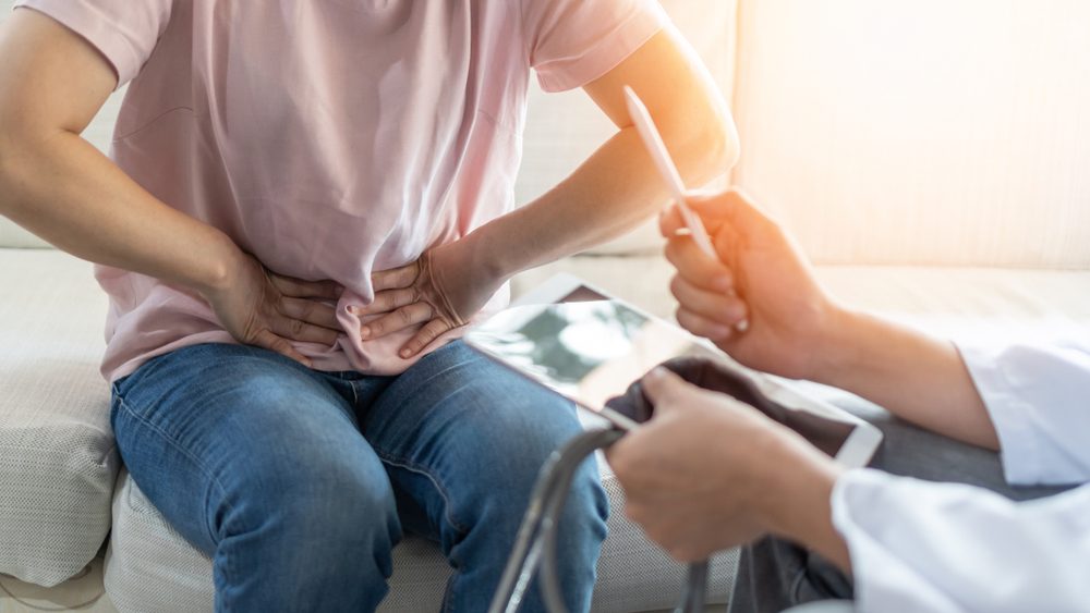 من الضروري استشارة الطبيب عند ملاحظة الأعراض - ShutterStock