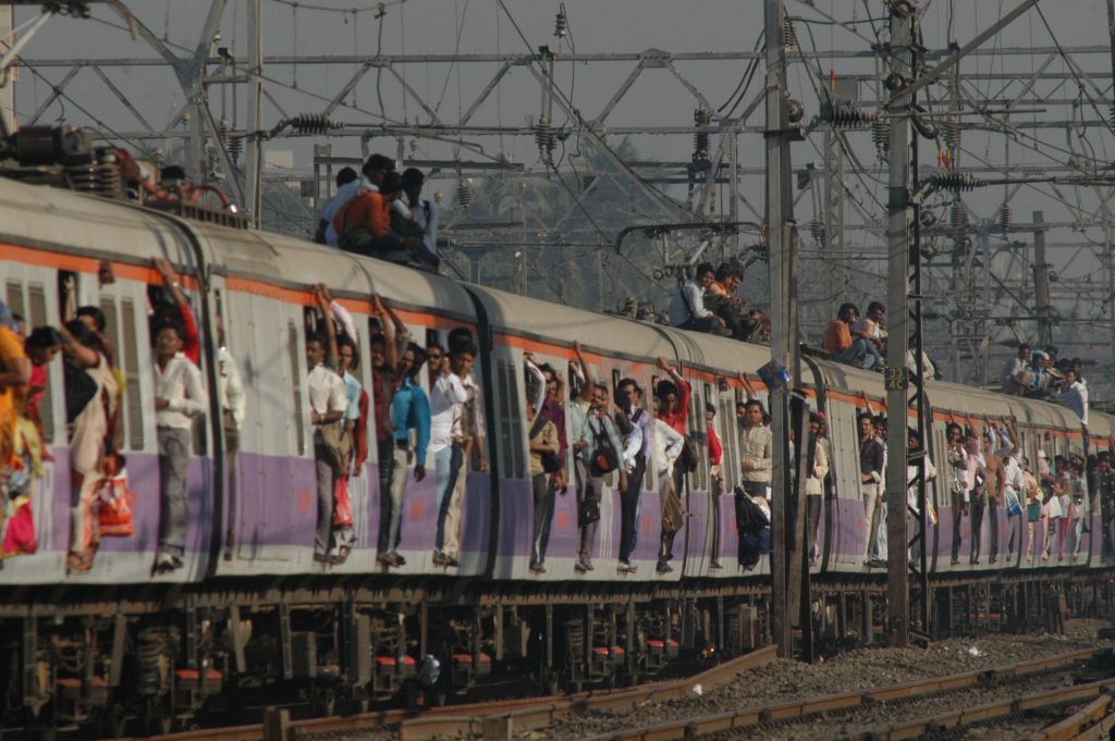 الهند قطارات حريق