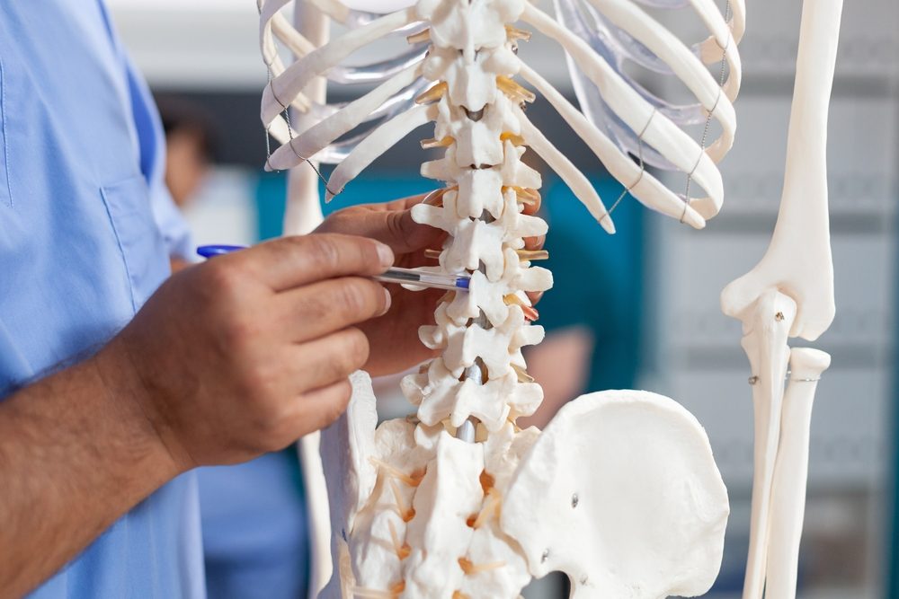 يستطيع الأطباء إدارة الأعراض، لكن المرض ليس له علاج مخصص - ShutterStock