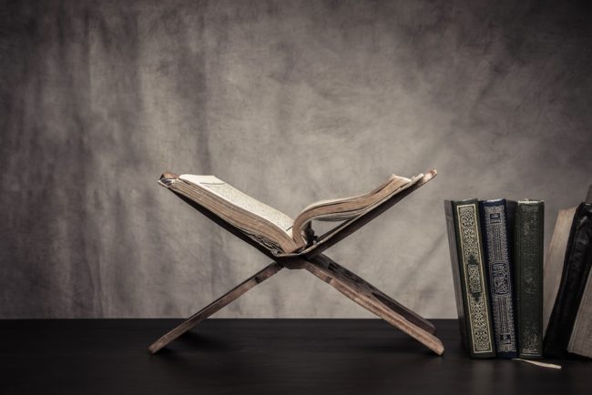 لهذا نحن المسلمين لا نحرق الكتب المقدسة رداً على إهانة القرآن