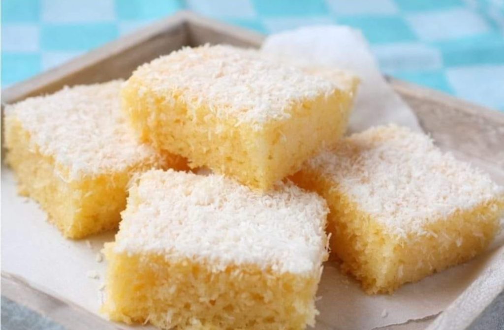 طريقة عمل البسبوسة بالسميد وجوز الهند