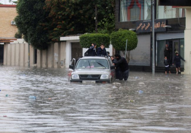 الأمطار الغزيرة في ليبيا تحصد أرواح 25 شخصاً.. والدبيبة يعلن أماكن الفيضانات مناطق منكوبة