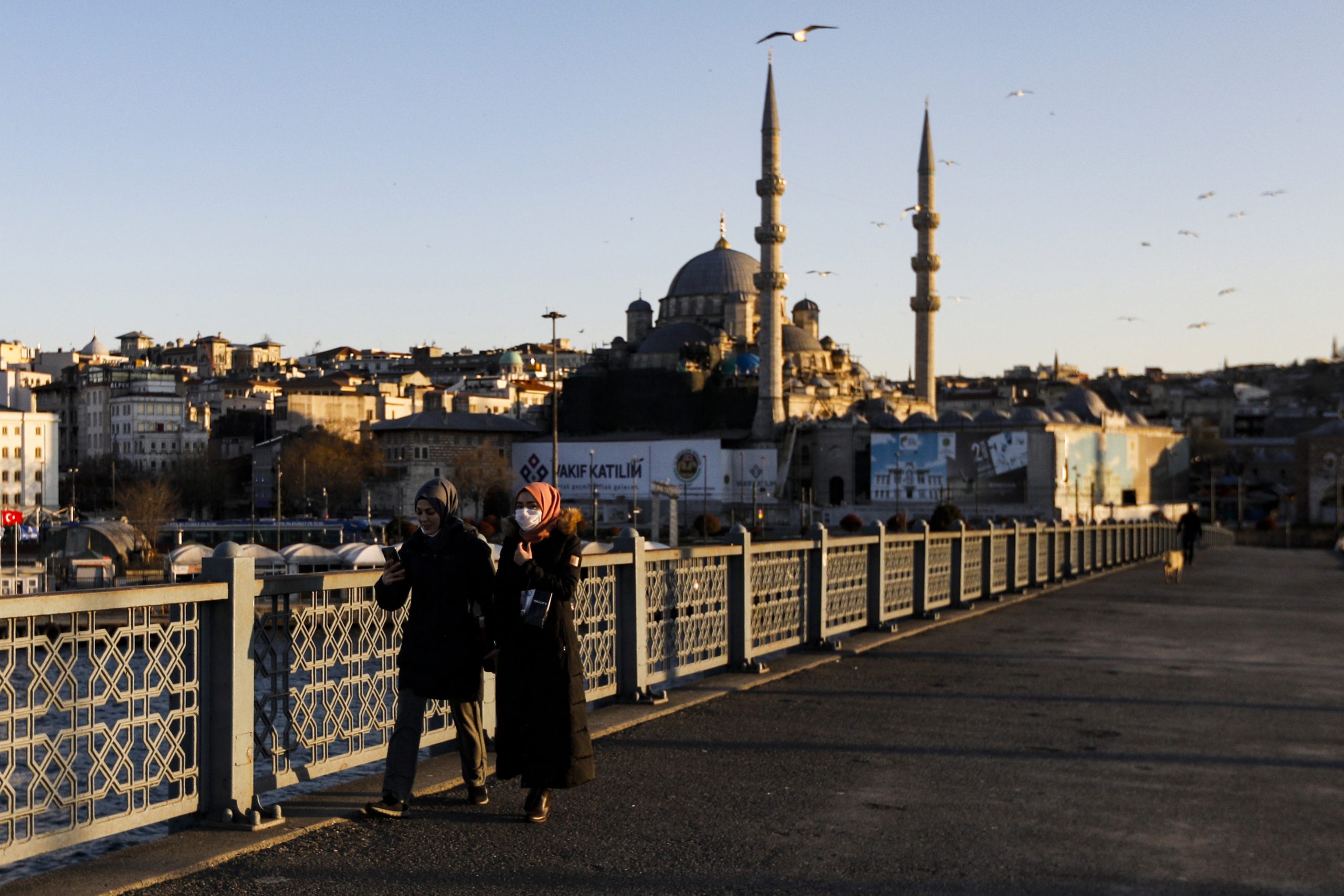 تركيا تعلن رصد 9 حالات بمتحور كورونا الجديد.. دعت لمواصلة الحياة اليومية مع التدابير